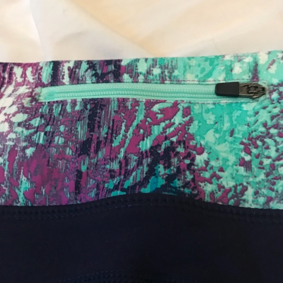 Fabletics Capris - Picture 4 of 4